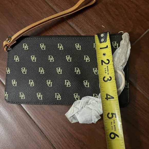 New Nwot Dooney & Bourke Logo Slim Wristlet Pouch Wallet Bag - Picture 4 of 5